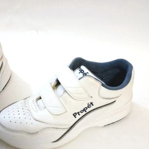 Propet Tour Walker Sneaker Leather Size 6B
